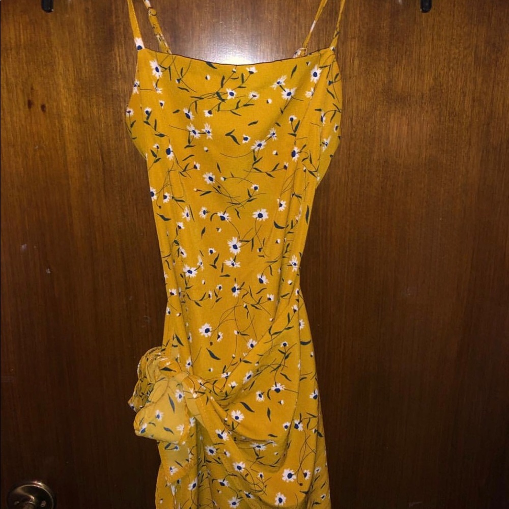 Yellow backless floral